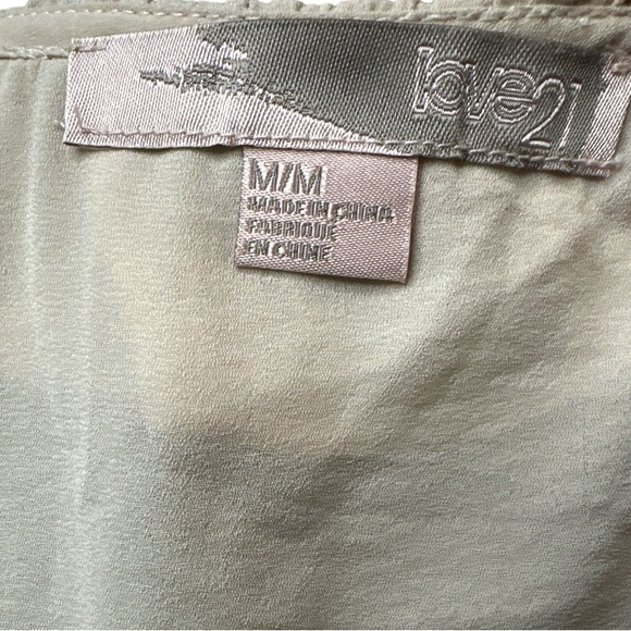 Forever 21 Women’s Cream Renaissance Style Ruffled Neck & Sleeve Blouse Size M - Picture 6 of 7